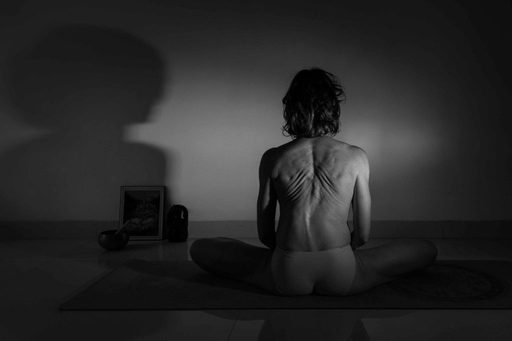 la scoliose était un présage inquiétant d'une colonne vertébrale fragile